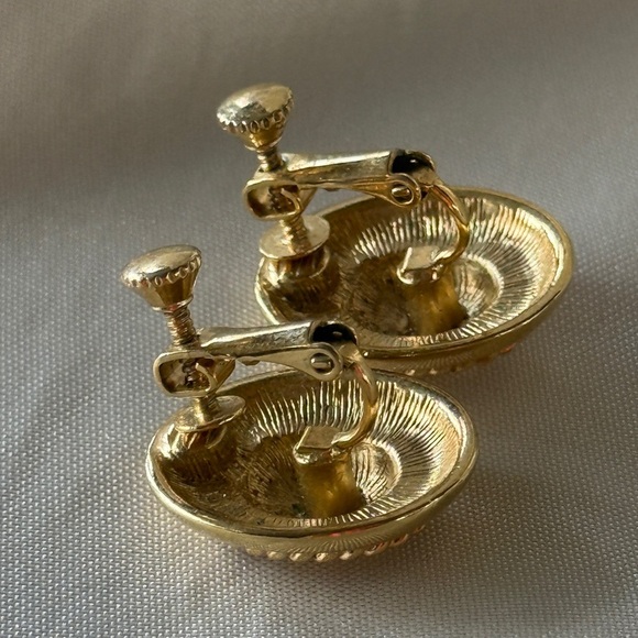 Vintage Gold Tone Rope Accent Textured Dome Screw Back Earrings Elegant - Picture 9 of 11